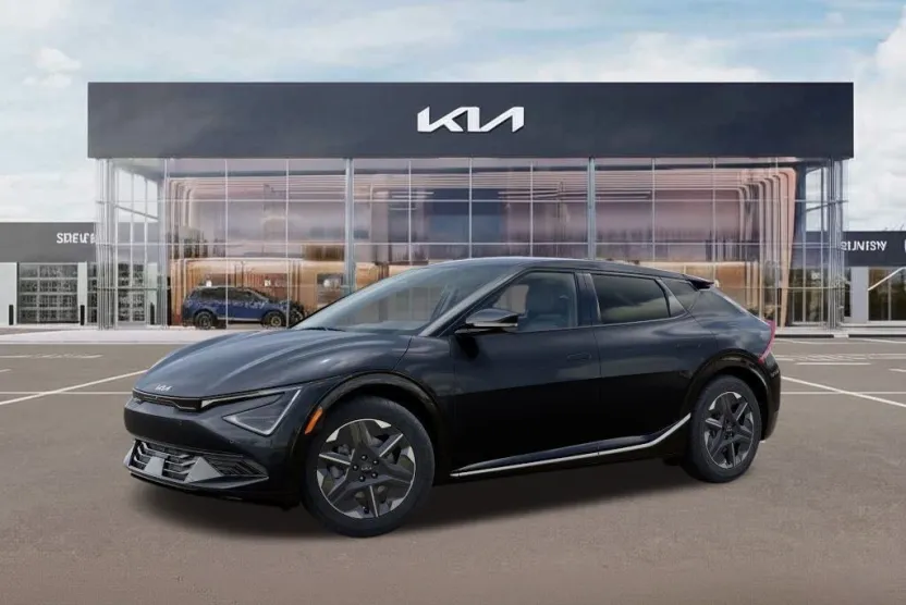 2025 Kia EV6 Light photo 1