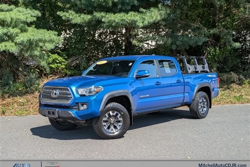 2017 Toyota Tacoma V6 photo 1