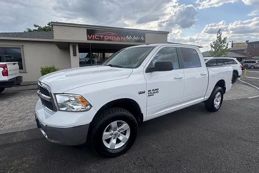 2019 Ram 1500 SLT photo 1