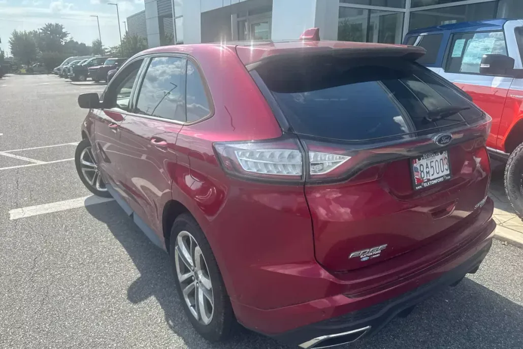 2016 Ford Edge Sport photo 1