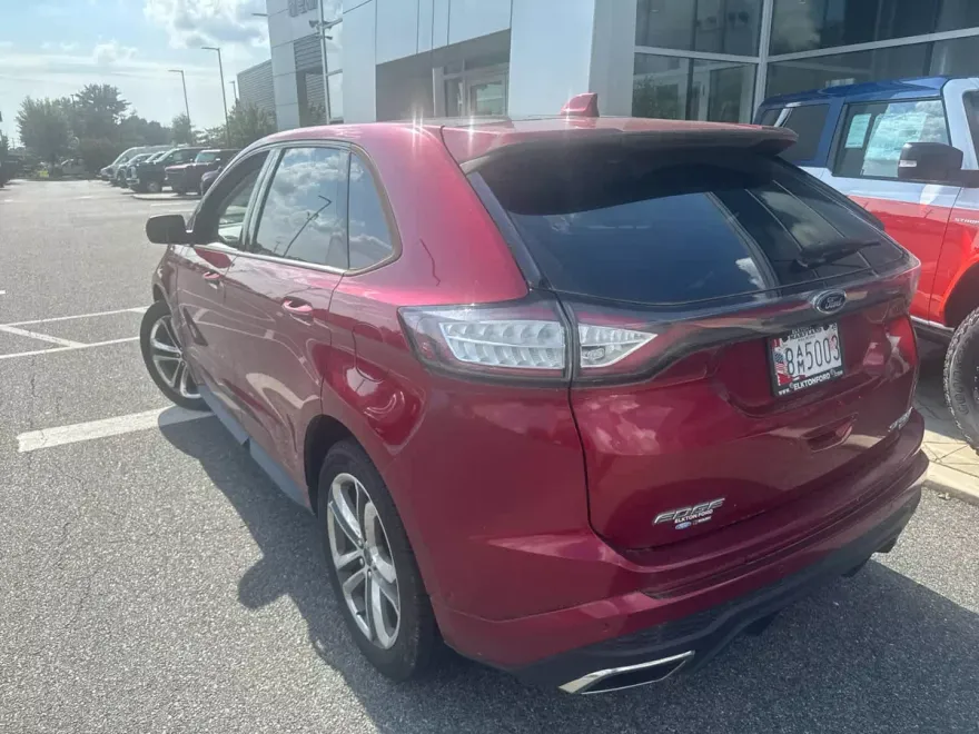 2016 Ford Edge Sport photo 1