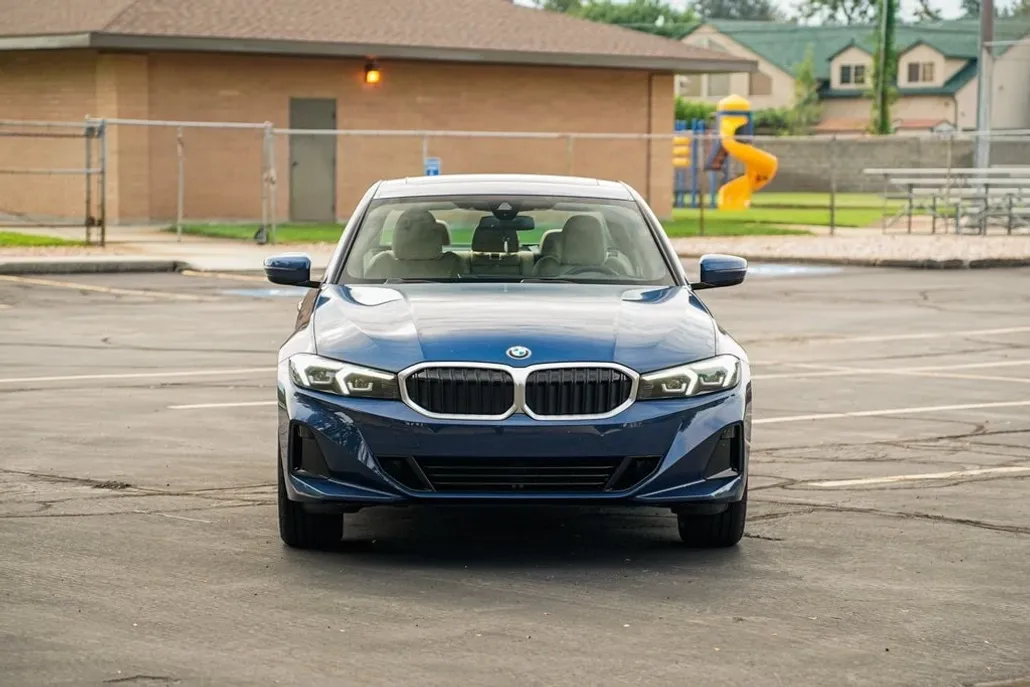 2023 Bmw 330i xDrive photo 1