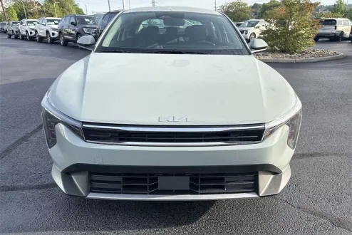 2025 Kia K4 EX photo 2