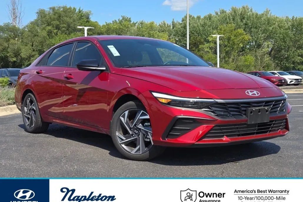 2025 Hyundai Elantra SEL Sport photo 1
