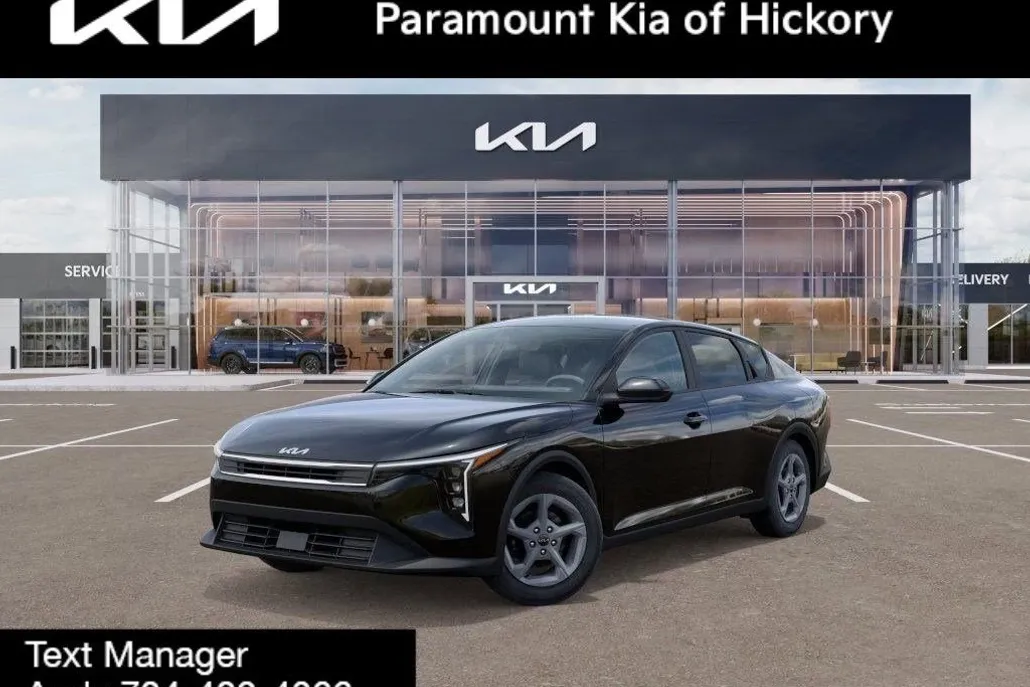 2025 Kia K4 LXS photo 1