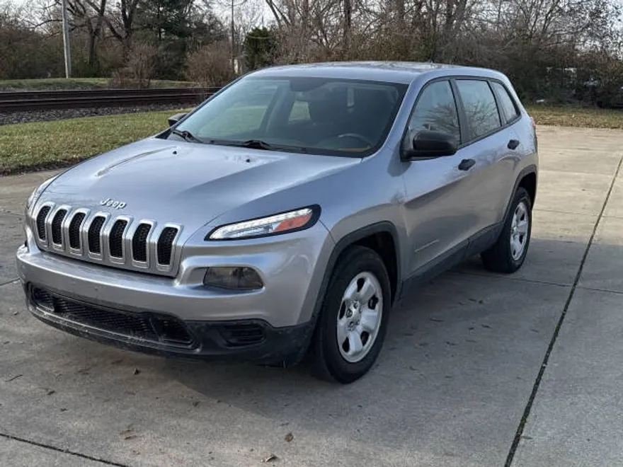 2014 Jeep Cherokee Sport photo 1