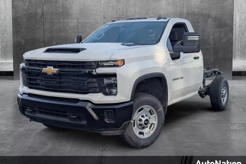 2025 Chevrolet Silverado 2500HD photo 1