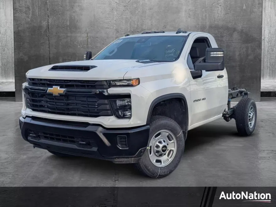 2025 Chevrolet Silverado 2500HD photo 1
