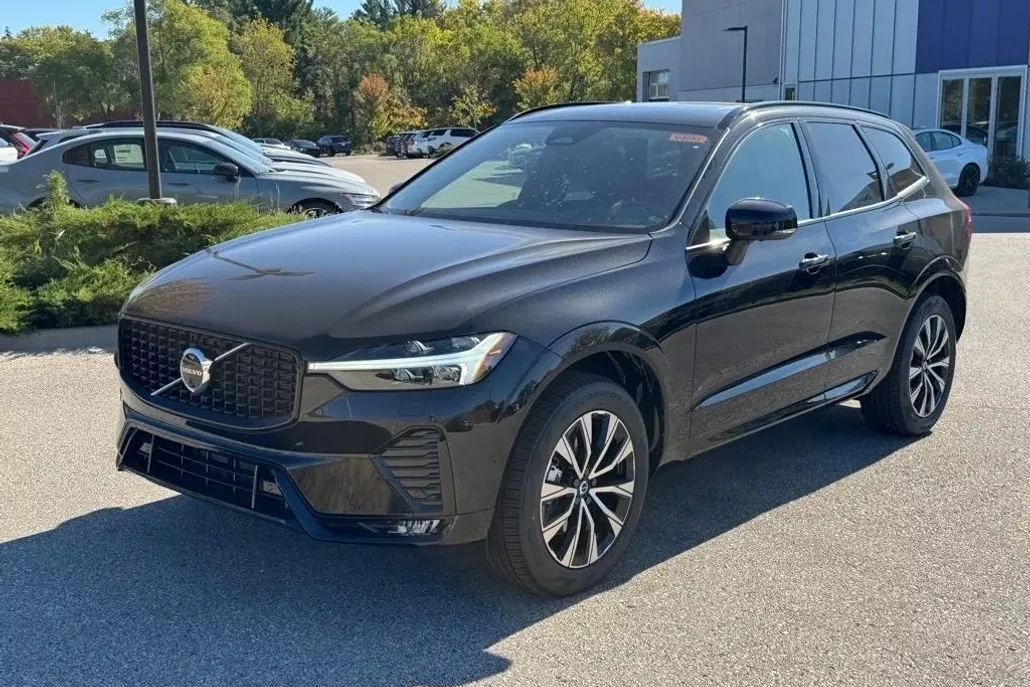 2025 Volvo XC60 B5 Plus photo 1