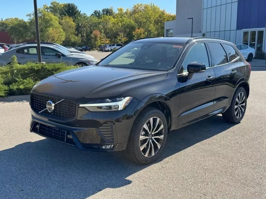 2025 Volvo XC60 B5 Plus photo 1
