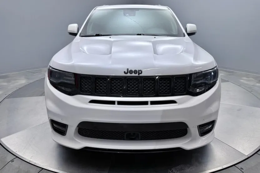 2021 Jeep Grand Cherokee SRT8 photo 1