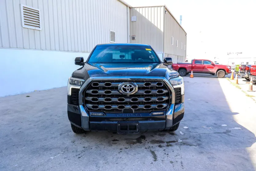 2023 Toyota Tundra Platinum photo 1