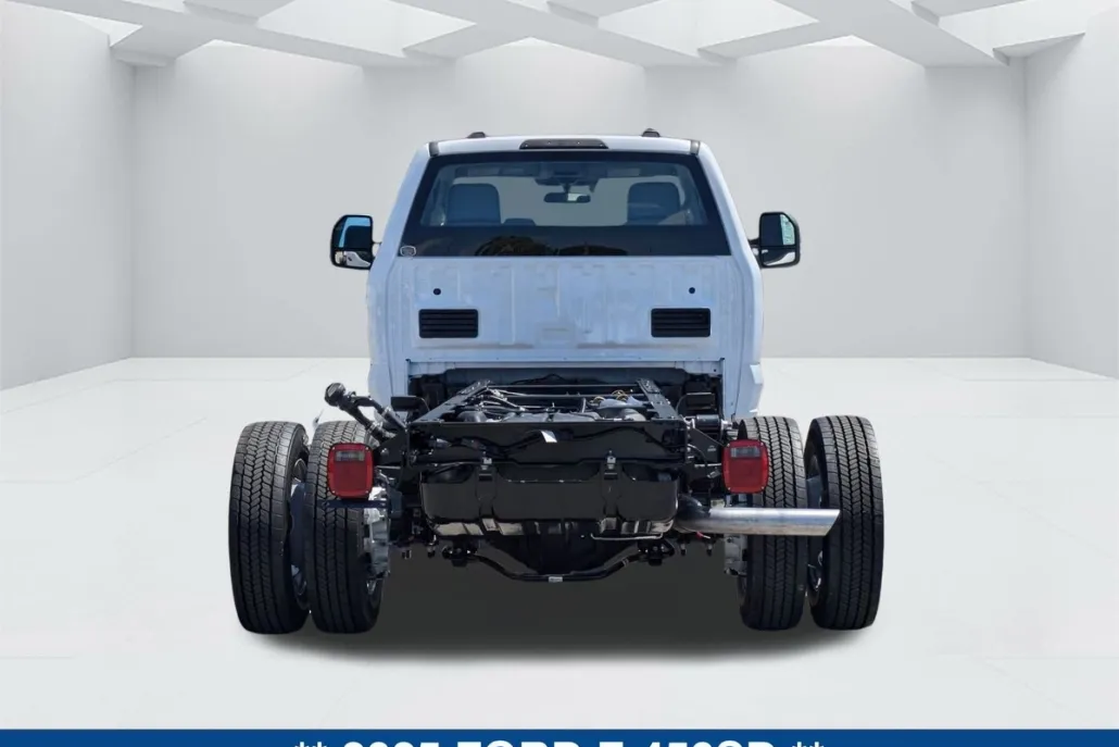 2025 Ford F-450 photo 1