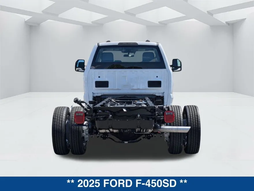 2025 Ford F-450 photo 1
