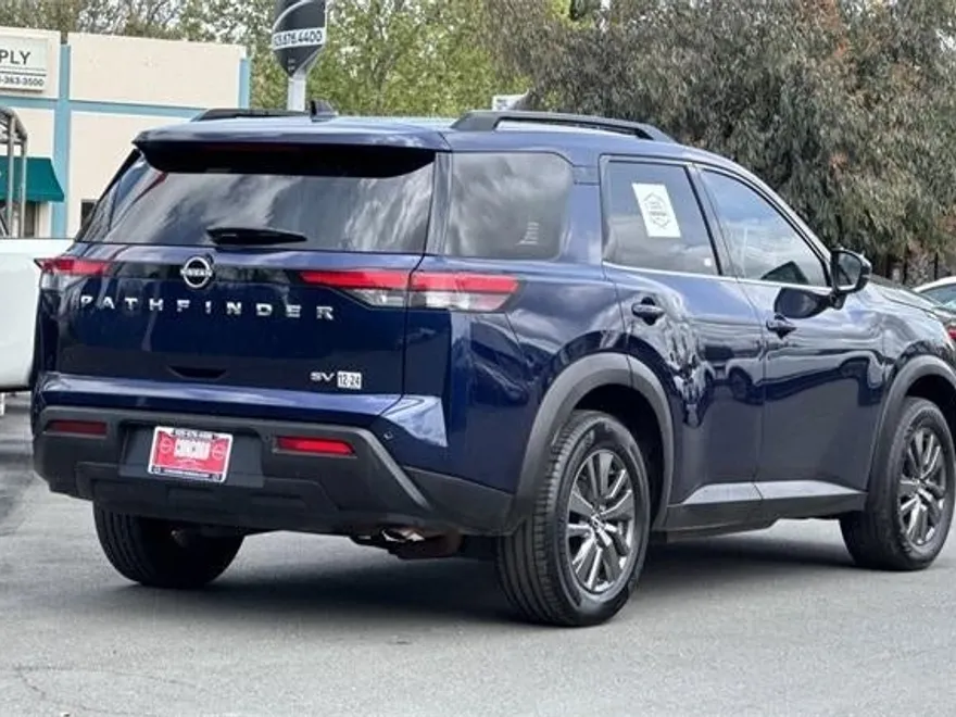 2022 Nissan Pathfinder SV photo 1