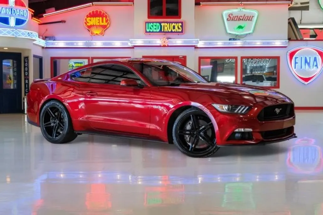2016 Ford Mustang GT Premium photo 1