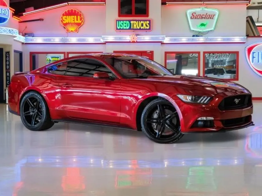 2016 Ford Mustang GT Premium photo 1