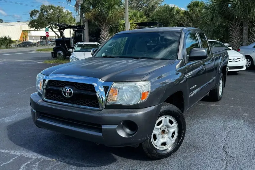 2011 Toyota Tacoma Access Cab photo 1