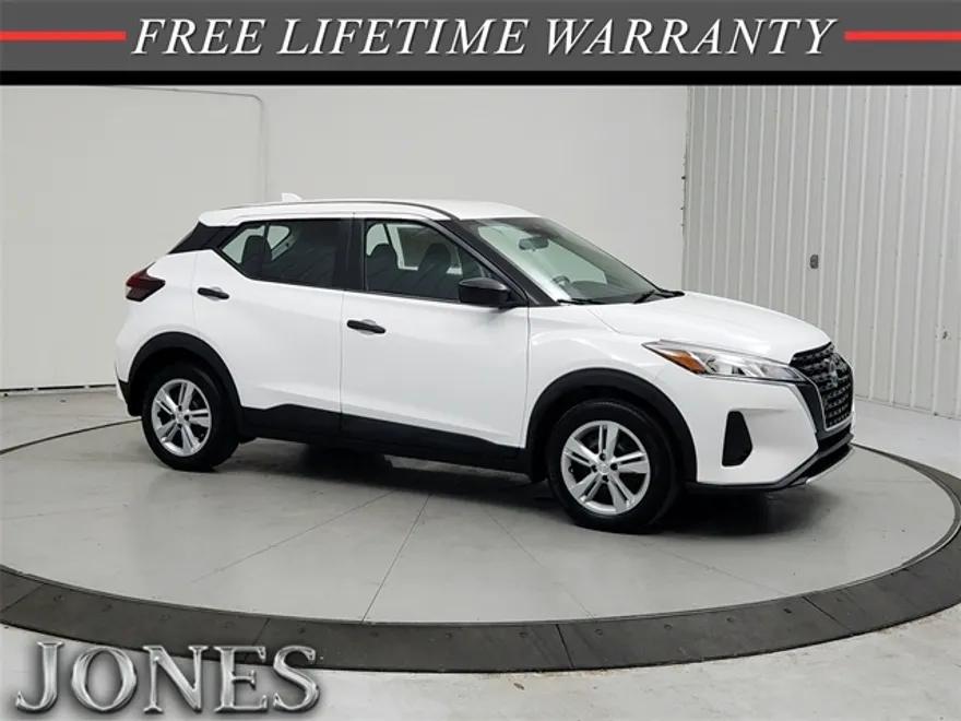 2022 Nissan Kicks S photo 1