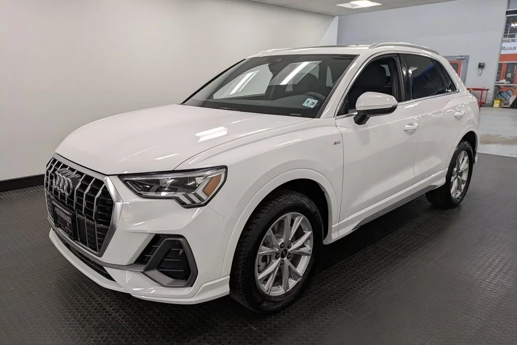 2024 Audi Q3 Premium S line photo 1
