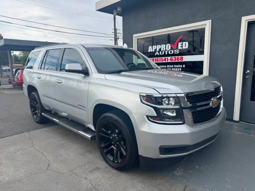 2016 Chevrolet Tahoe LT photo 1