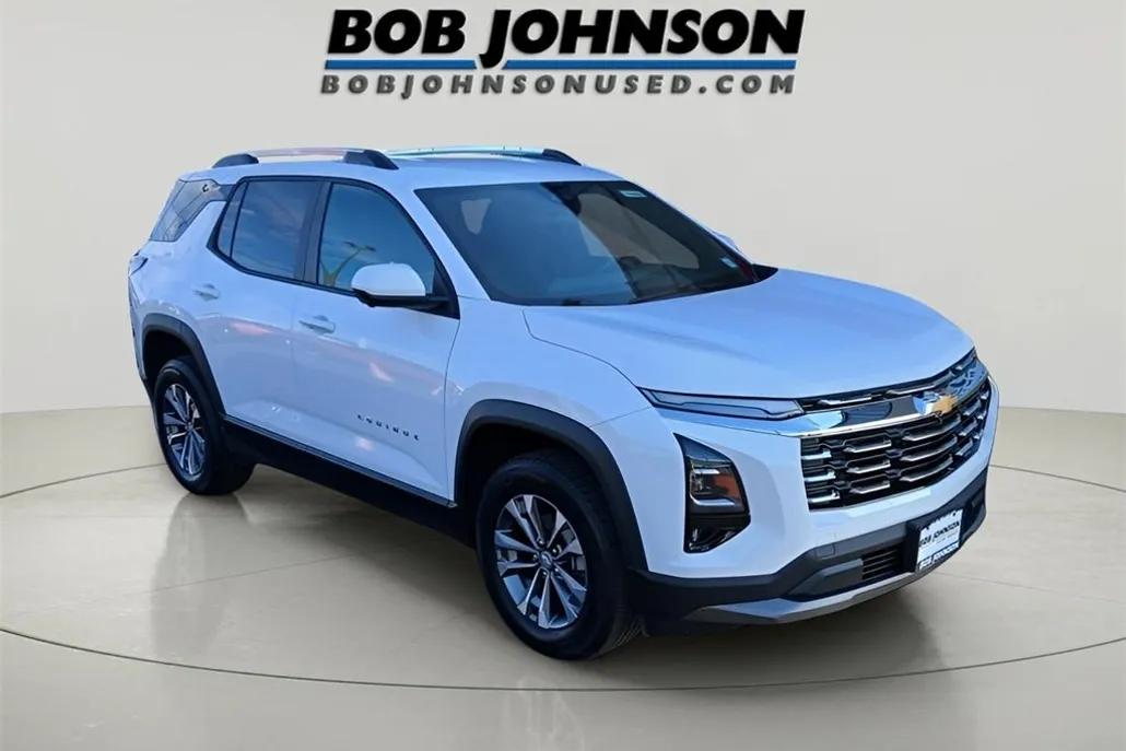2025 Chevrolet Equinox LT photo 1