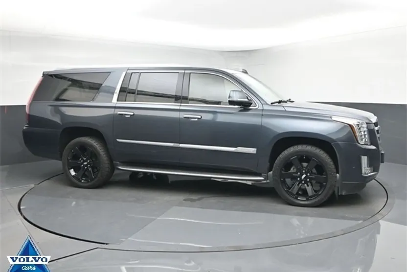 2019 Cadillac Escalade ESV Luxury photo 1