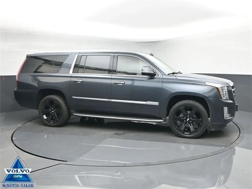 2019 Cadillac Escalade ESV Luxury photo 1