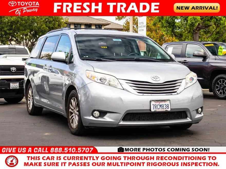 2015 Toyota Sienna XLE Premium photo 1
