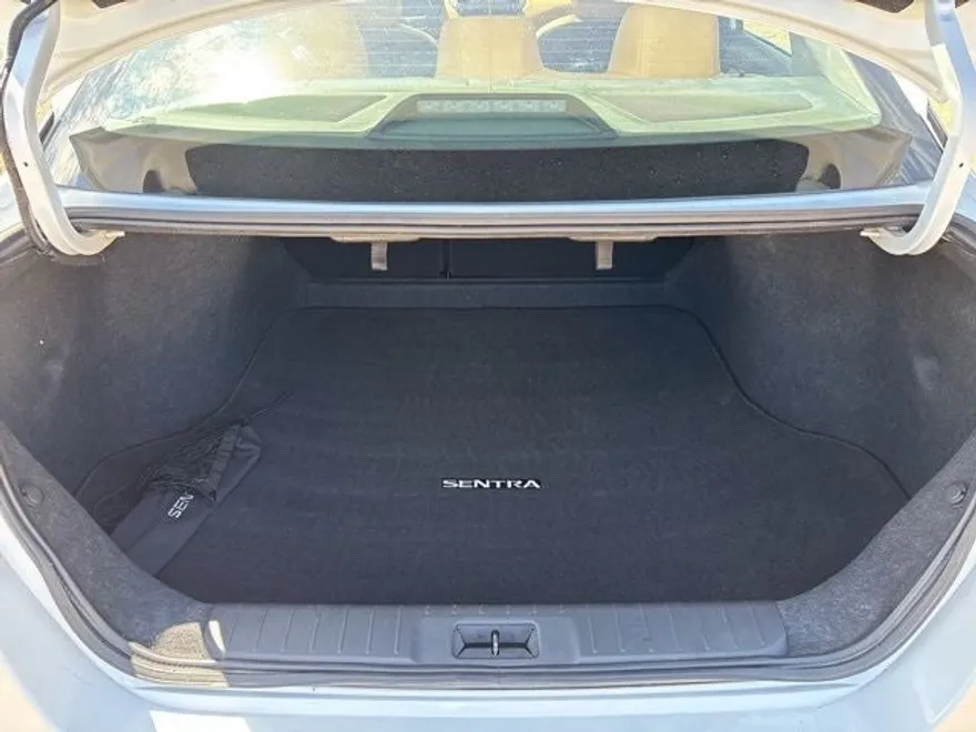 2023 Nissan Sentra SV photo 1