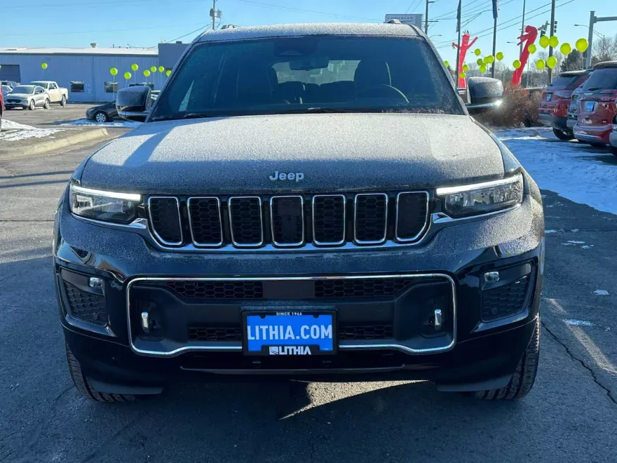 2025 Jeep Grand Cherokee Overland photo 1