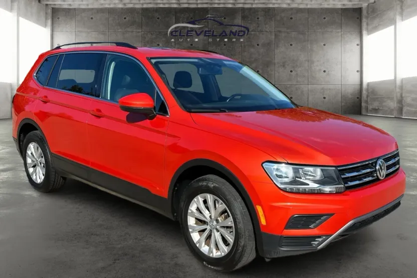2019 Volkswagen Tiguan SEL R-Line photo 1