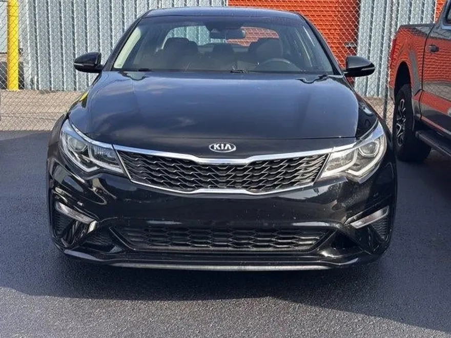 2020 Kia Optima LX photo 1