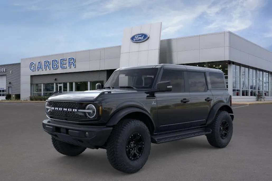 2025 Ford Bronco Outer Banks photo 1