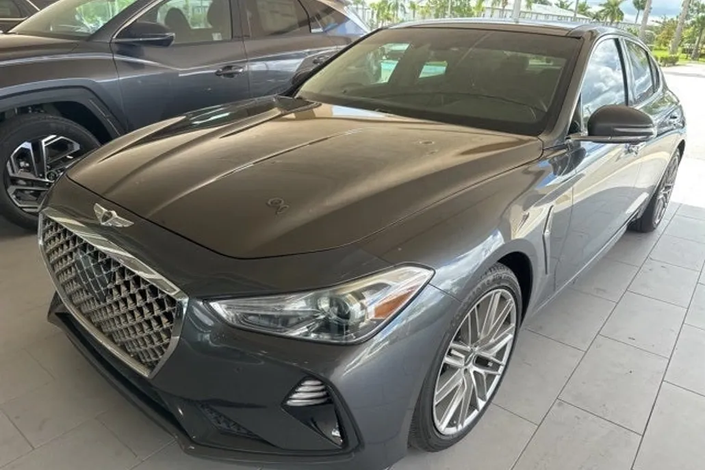 2020 Genesis G70 2.0T photo 1