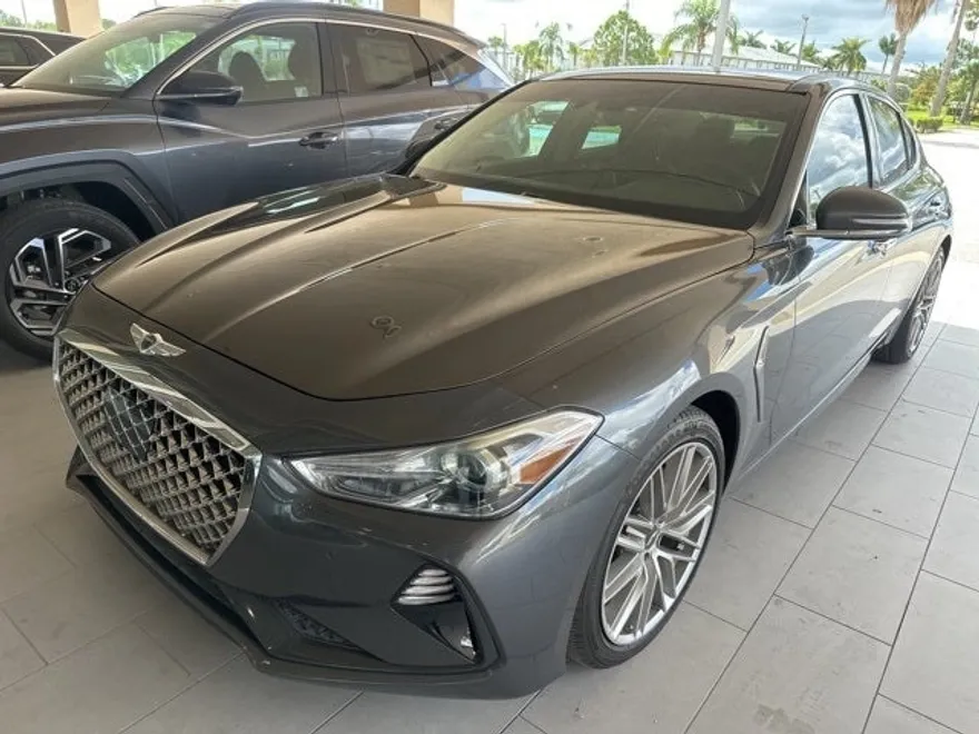 2020 Genesis G70 2.0T photo 1
