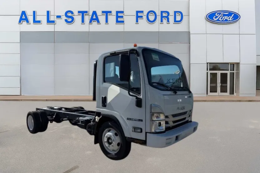 2025 Isuzu NPR photo 1