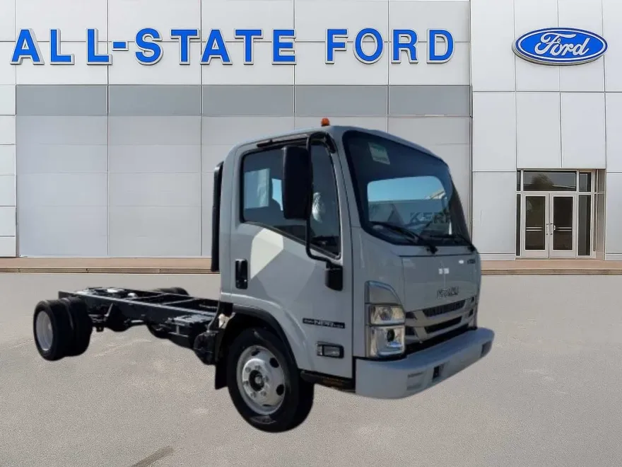 2025 Isuzu NPR photo 1