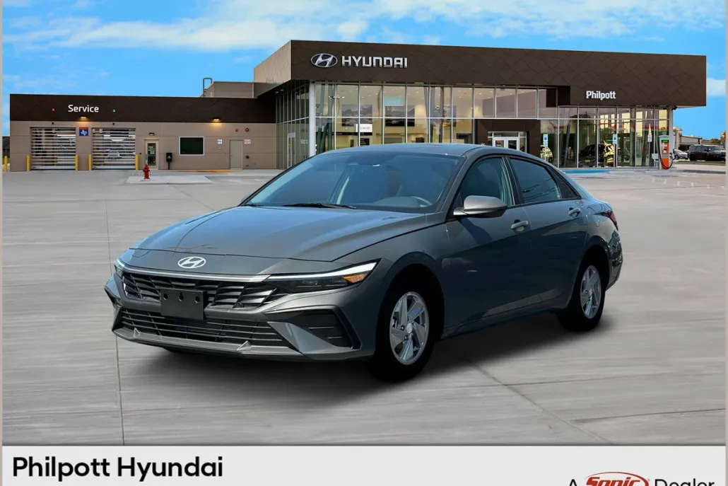 2025 Hyundai Elantra SE photo 1