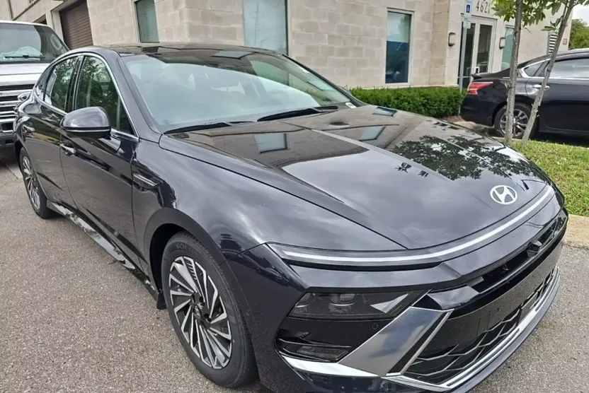 2024 Hyundai Sonata Hybrid Limited photo 1
