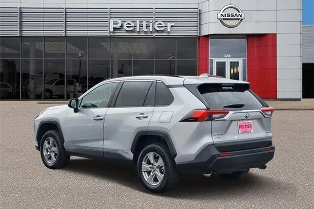 2024 Toyota RAV4 Hybrid LE photo 1