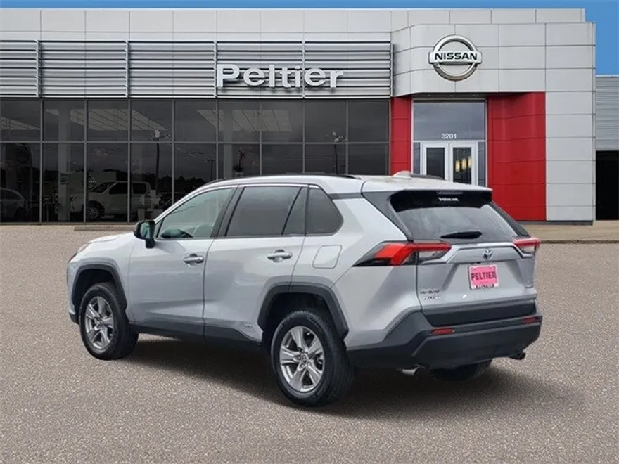 2024 Toyota RAV4 Hybrid LE photo 1