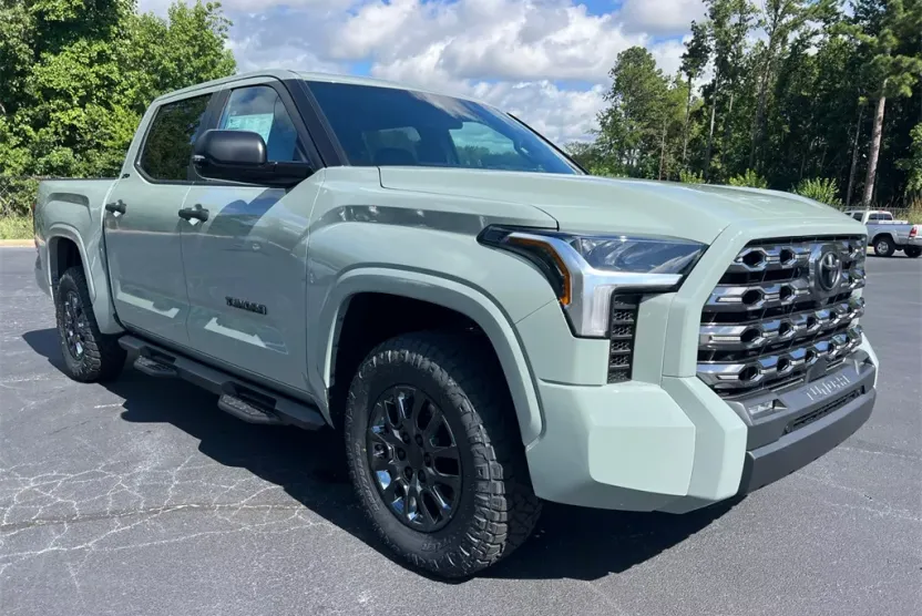 2025 Toyota Tundra SR5 CrewMax photo 1