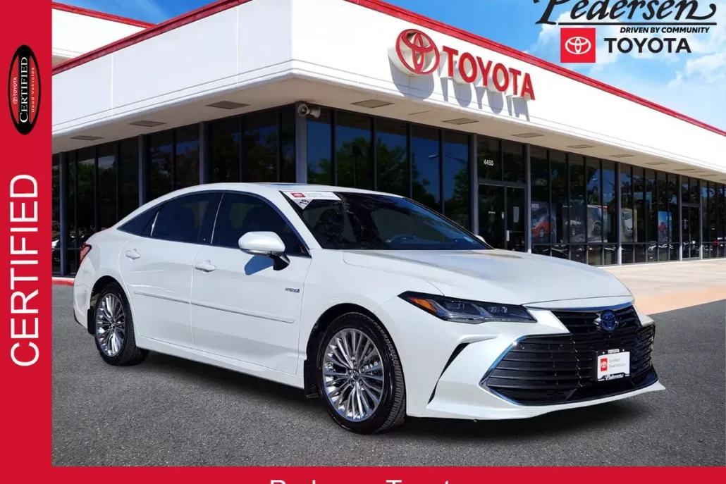 2019 Toyota Avalon Hybrid Limited photo 1