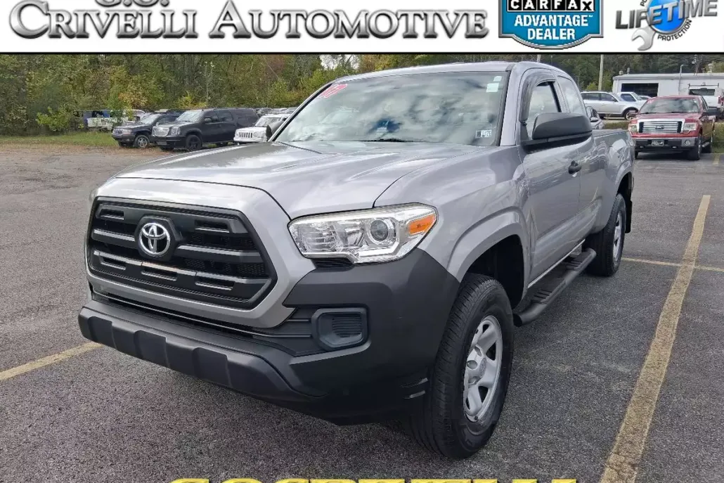 2017 Toyota Tacoma SR Access Cab 4x4 photo 1