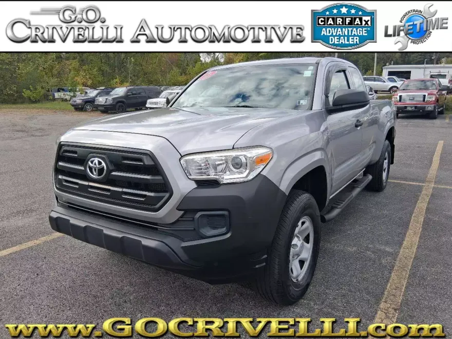 2017 Toyota Tacoma SR Access Cab 4x4 photo 1