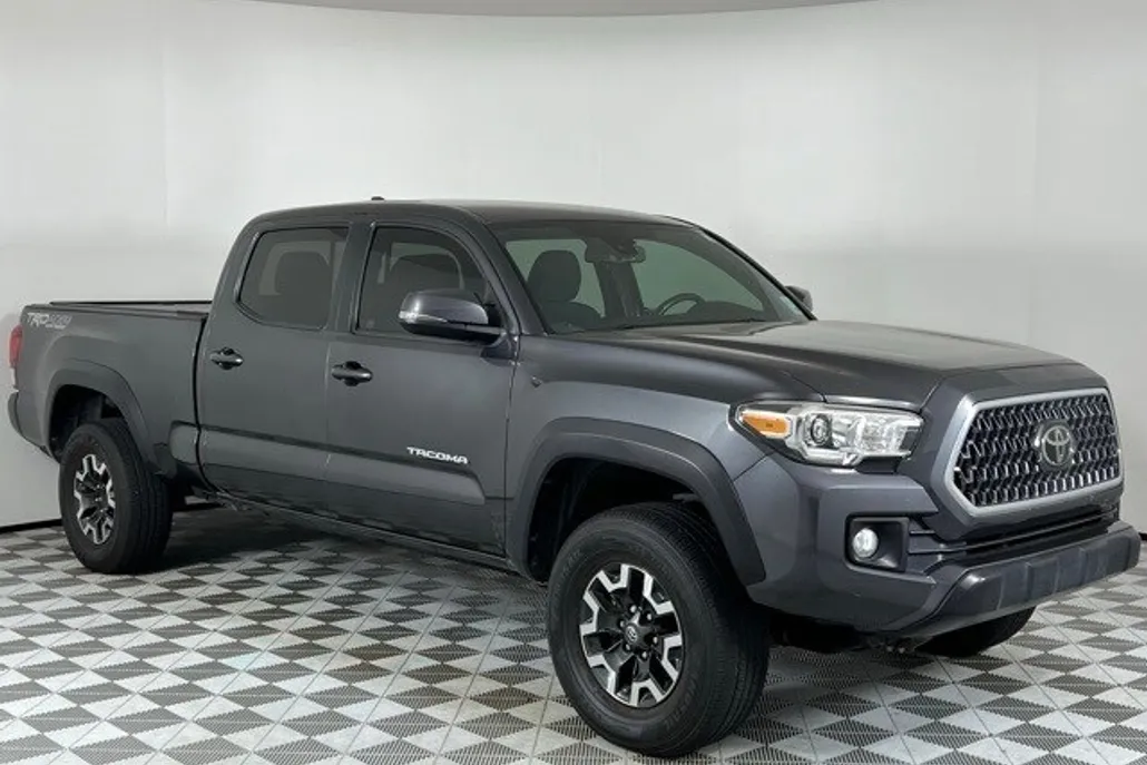 2018 Toyota Tacoma SR5 TRD Sport photo 1