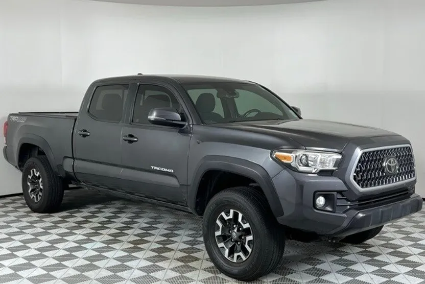 2018 Toyota Tacoma SR5 TRD Sport photo 1