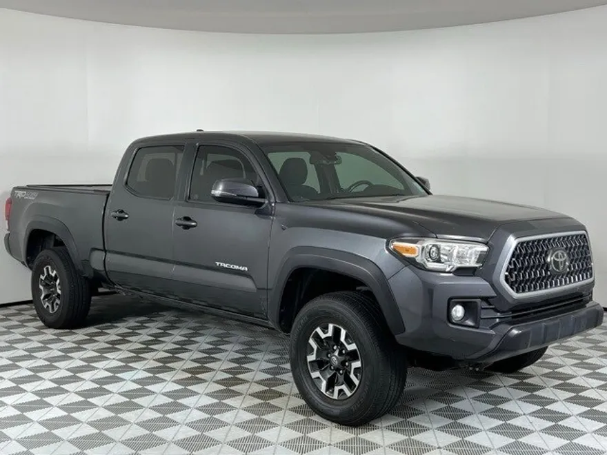 2018 Toyota Tacoma SR5 TRD Sport photo 1