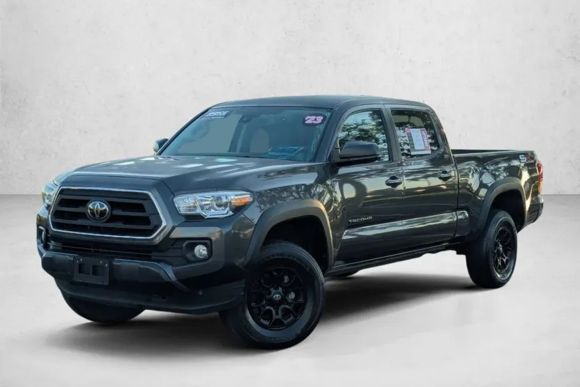 2023 Toyota Tacoma SR5 Double Cab V6 photo 1
